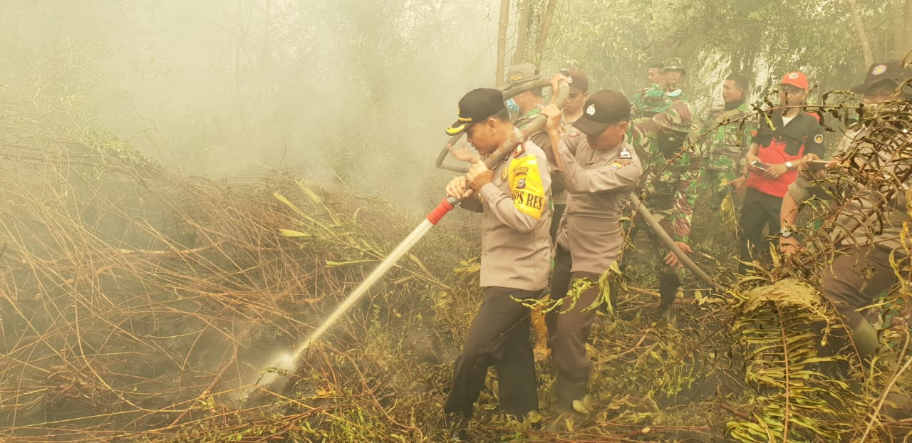 Diskes Riau Catat Korban Asap Kebakaran Hutan Capai 2.717 Warga 